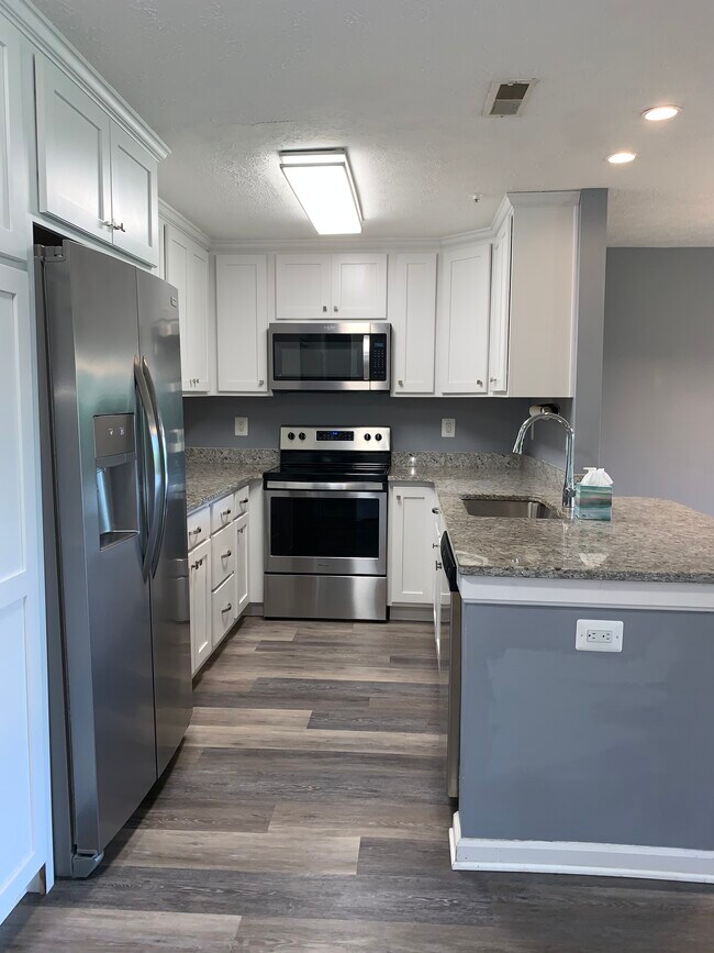 Foto del edificio - 4622 Deepwood Ct