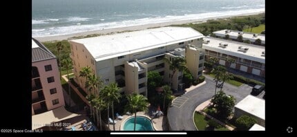 Building Photo - 5050 Ocean Beach Blvd