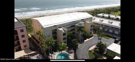Building Photo - 5050 Ocean Beach Blvd