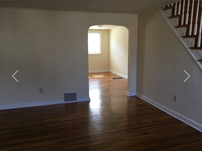 Building Photo - Beautiful 3 Bedroom House for Rent!! (Section 8 accepted)