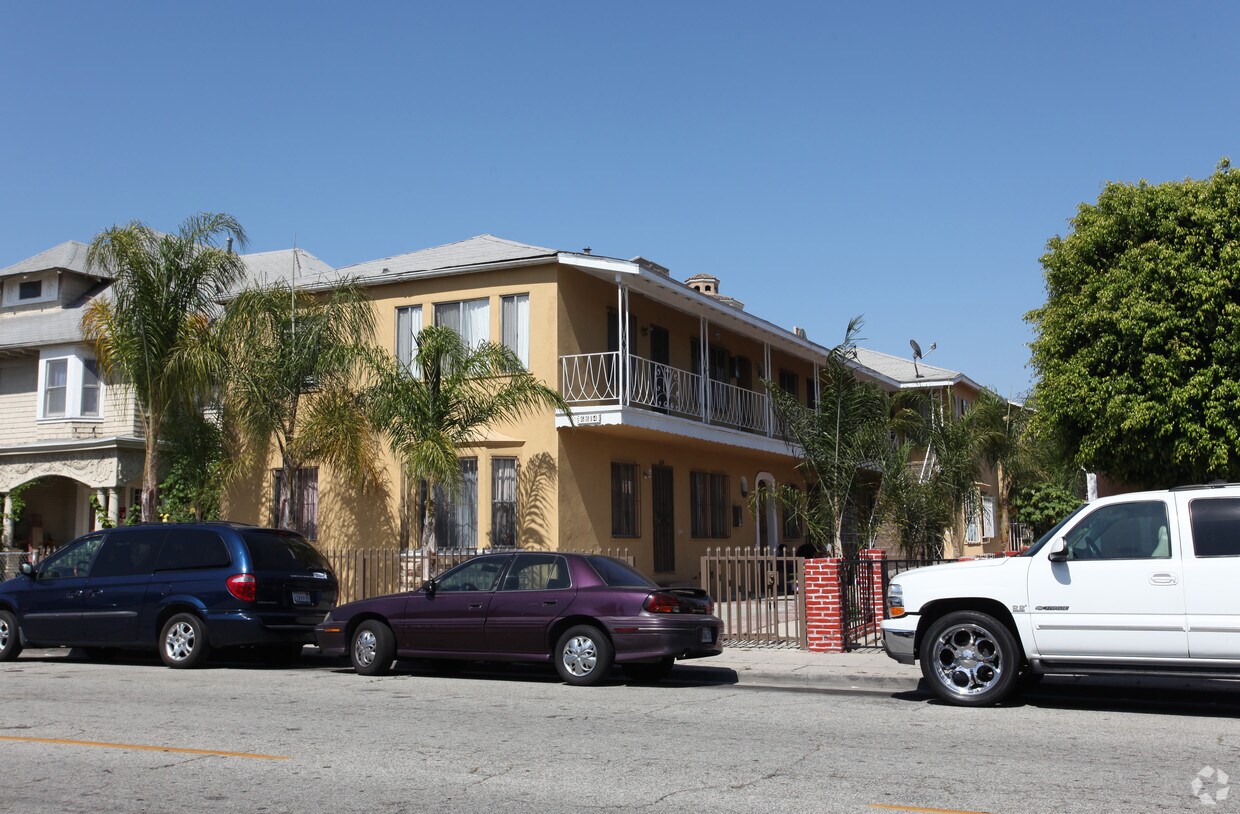 Foto principal - 6614 Malabar St