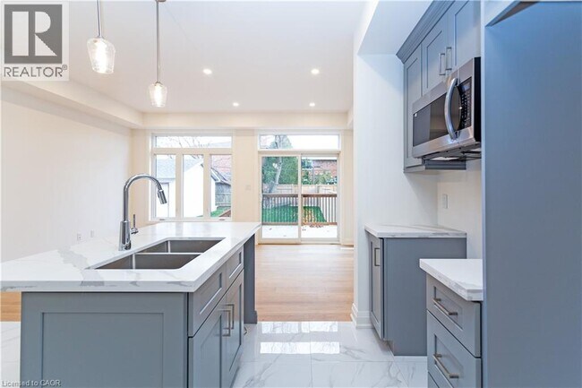 Photo du bâtiment - 29 Dana Dr