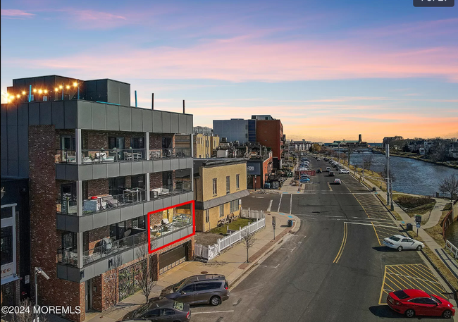 Prime location with lake views and walking to all restaurants - 603 Lake Ave
