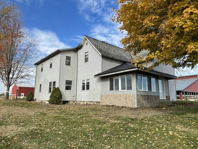 Building Photo - 7094 N 550 E