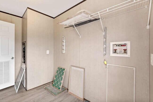 Building Photo - New Iberia Home