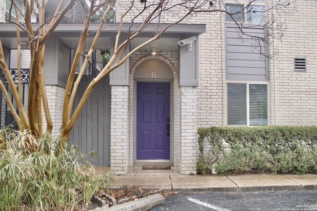 Building Photo - 102 Vassar Ln