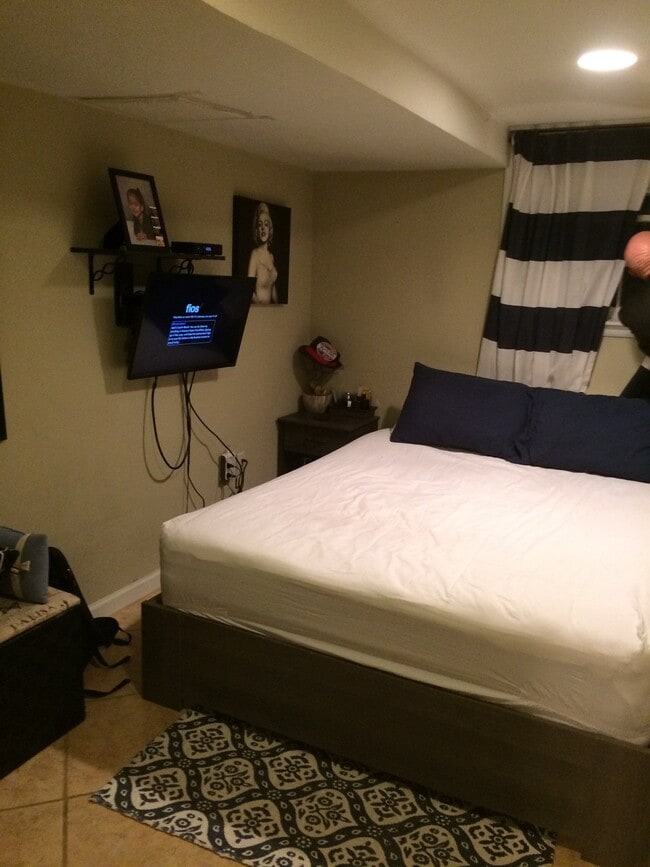 Photo - 1425 Allison St NW (Washington, DC) Apartment