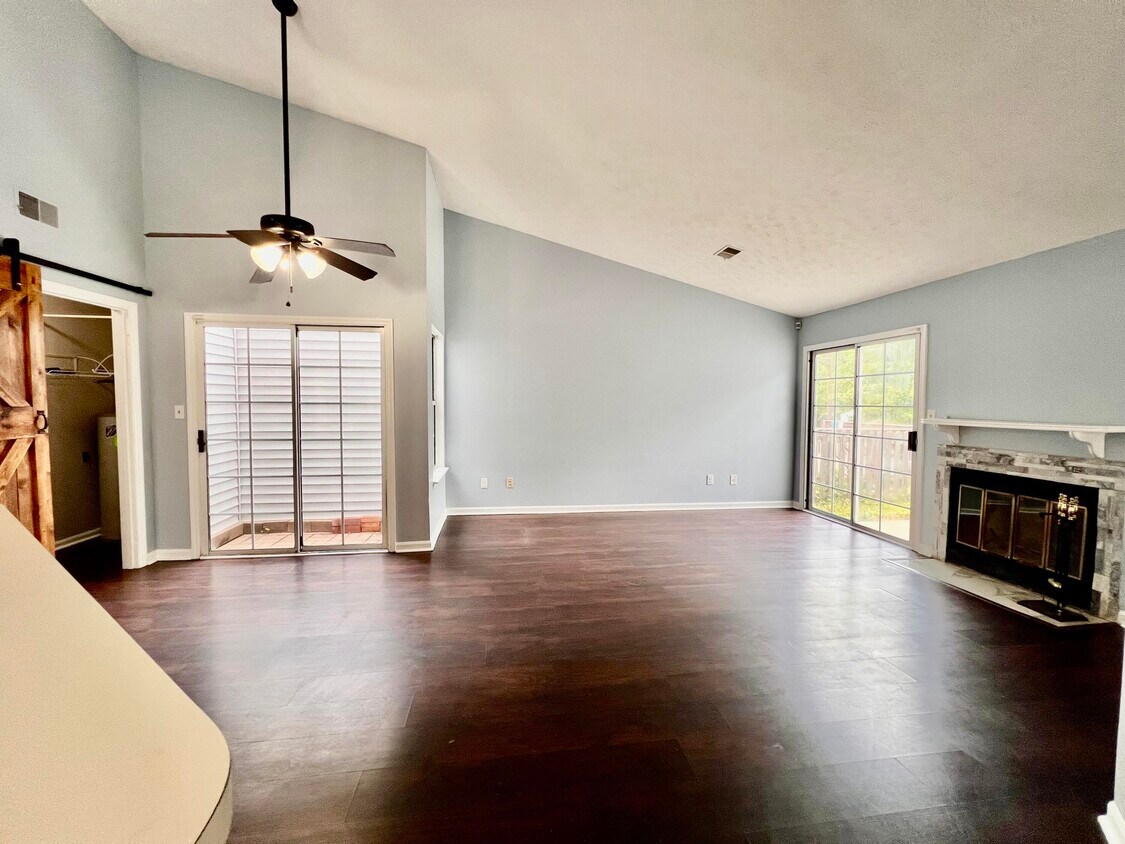 Primary Photo - 408 Chelsea Woods Dr