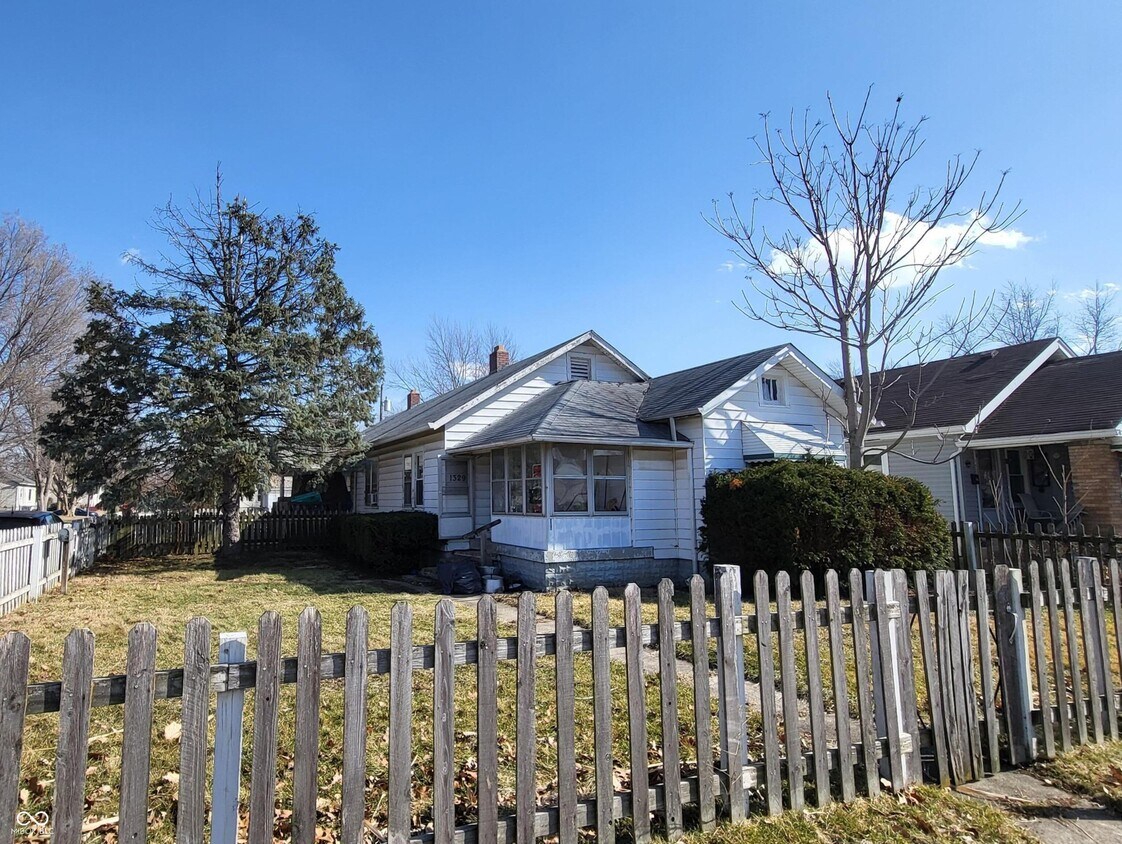 Foto del edificio - 1329 N Gladstone Ave