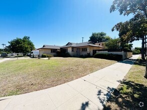 Building Photo - 10153 Gloria Ave