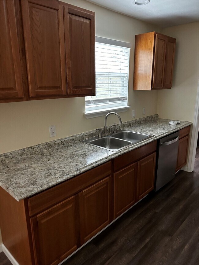 Foto del edificio - 17811 Bamwood Rd