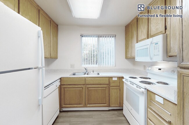 Foto del edificio - 5679 Amaya Dr