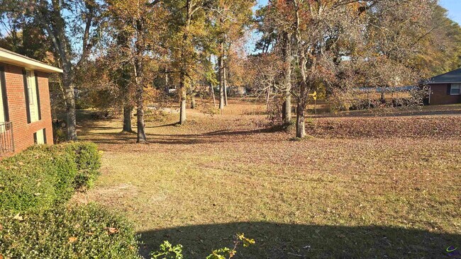 Foto del edificio - 101 Vivian Dr