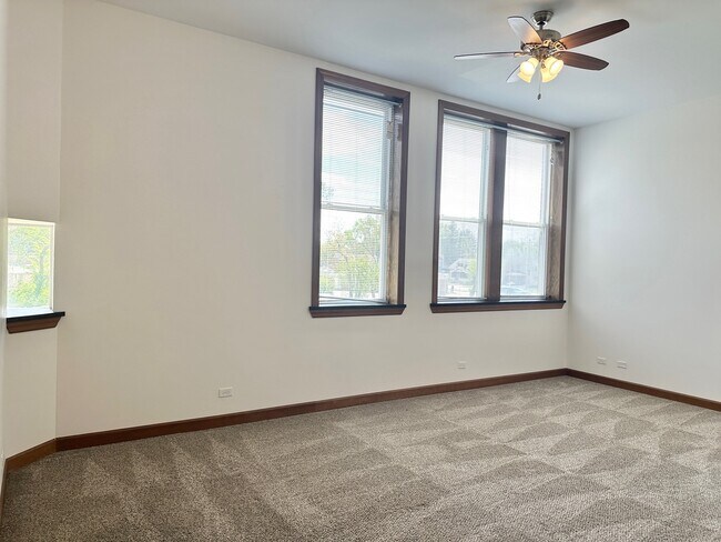 Foto del edificio - 730 N Seminary Ave