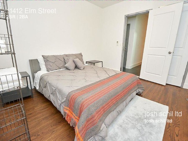 Foto del edificio - 11412 Elm St
