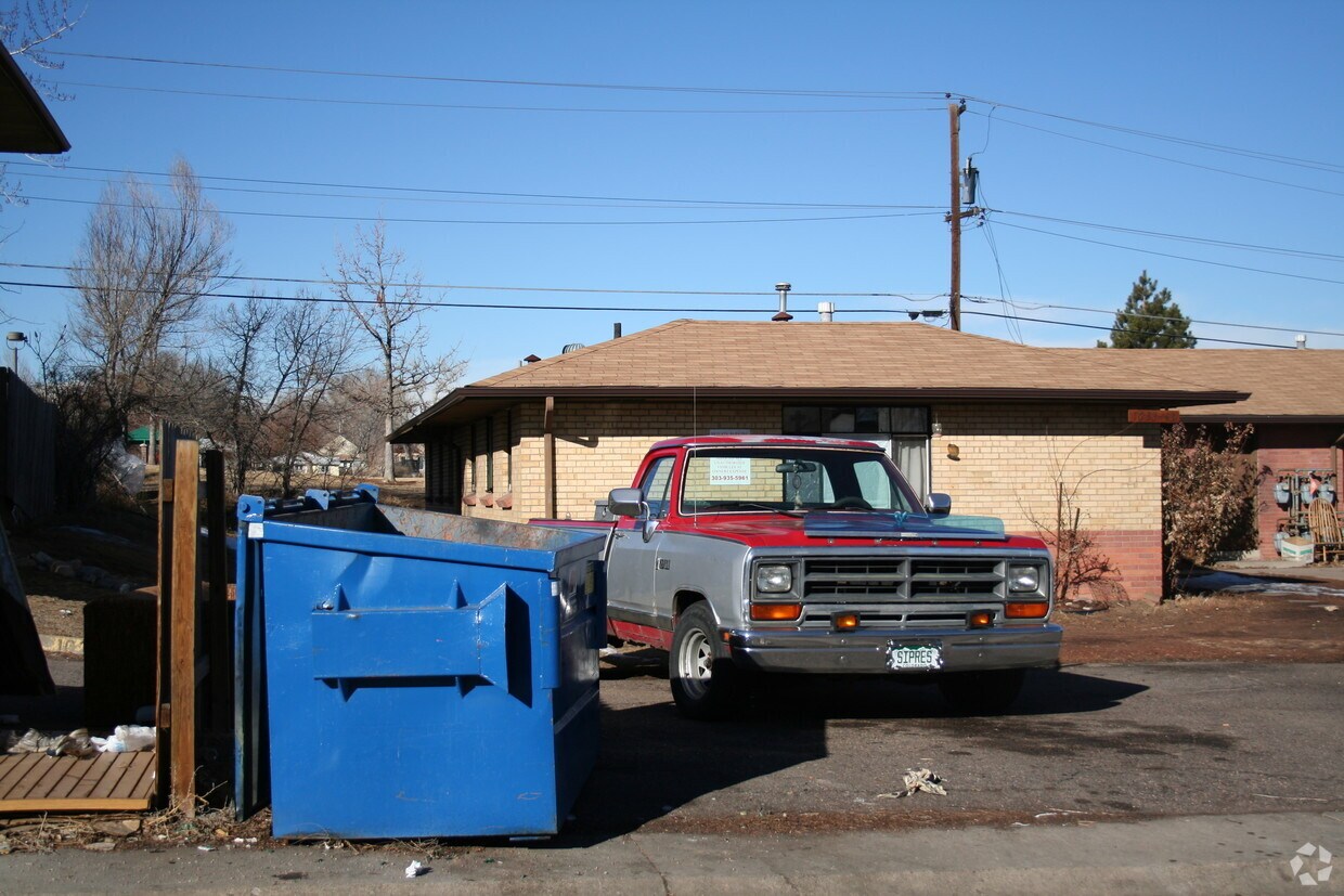Primary Photo - 1633 Fenton St