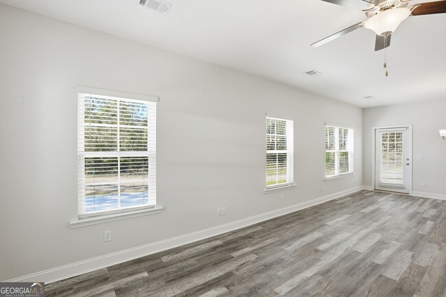 Building Photo - 210 Price St