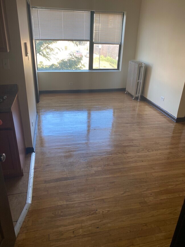 Foto del edificio - 8200 S Cottage Grove Ave