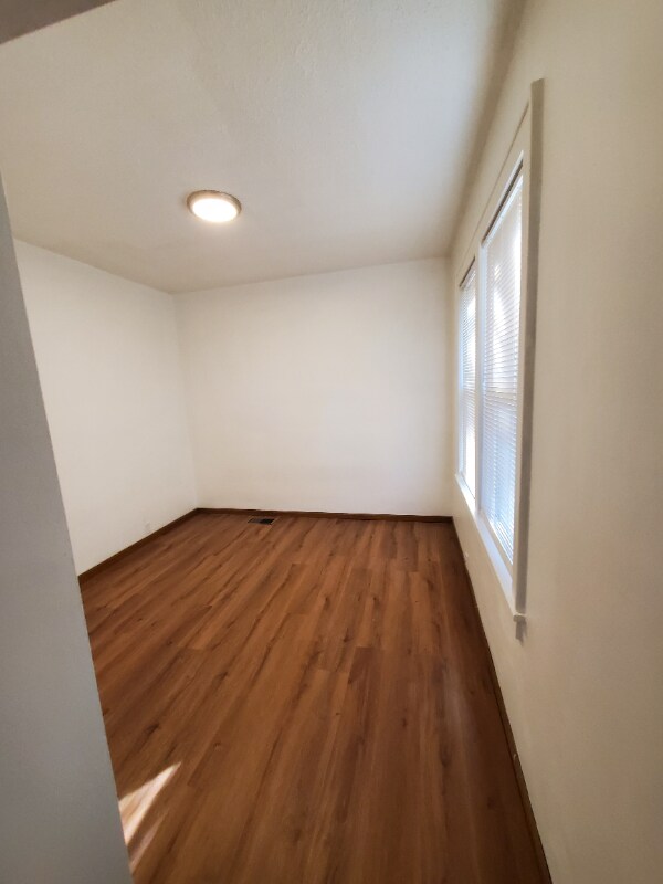 Foto del edificio - 8414 Midland Blvd