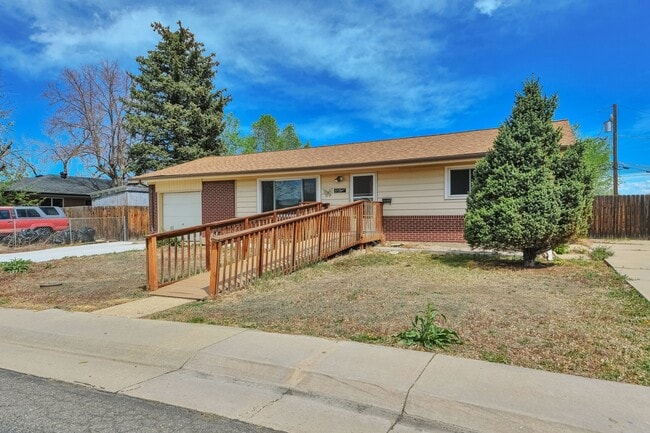 Building Photo - 5718 Iris St