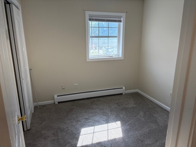 Foto del edificio - 10 Southview Dr