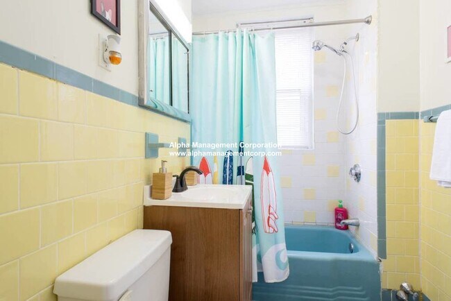 Building Photo - 106 Warren St