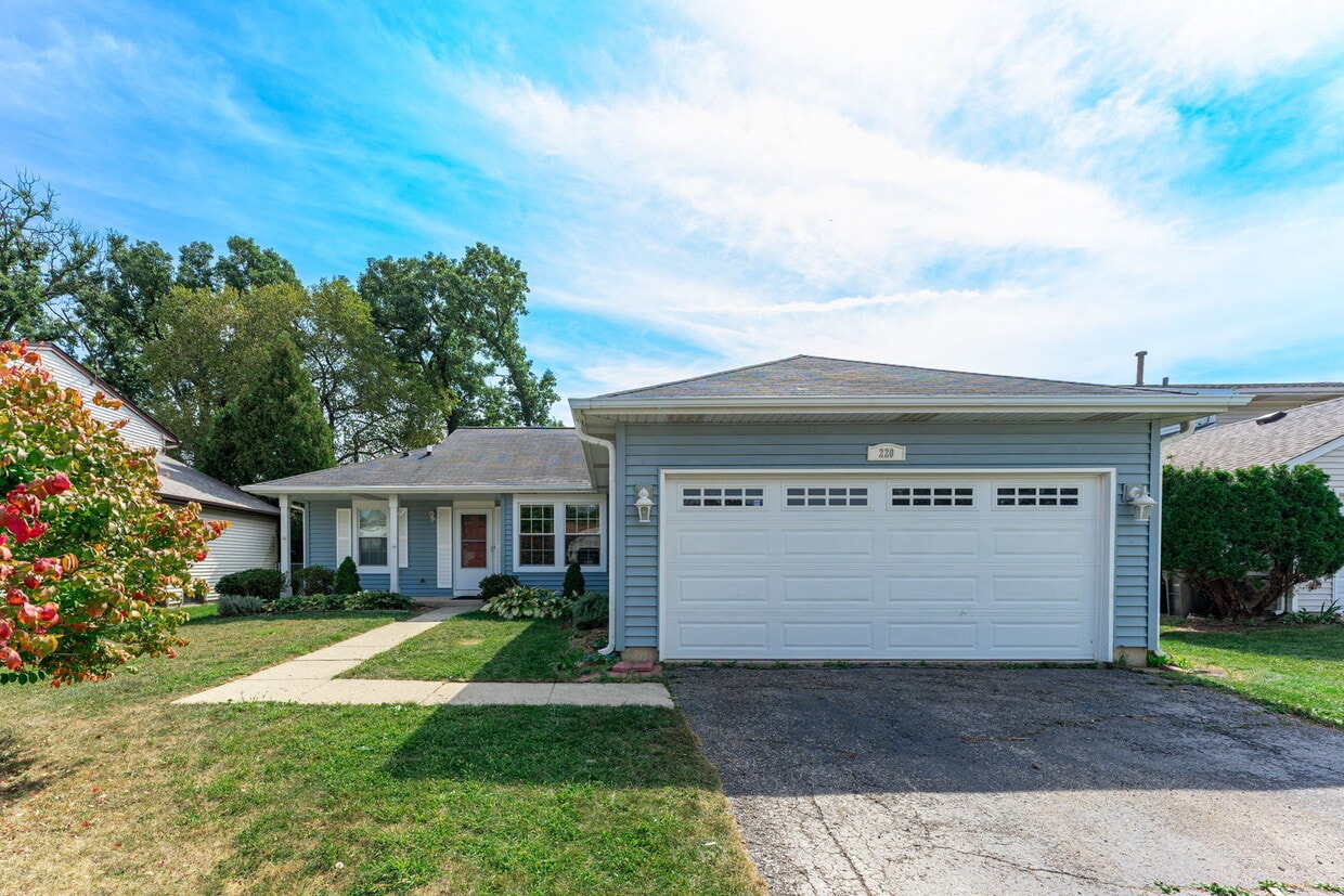 Primary Photo - 220 Longford Ct