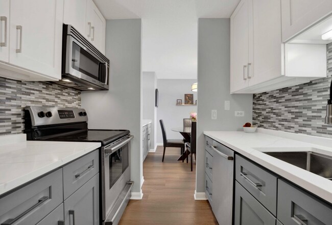 Foto del edificio - 2740 N Pine Grove Ave