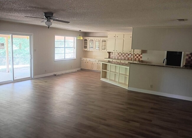 Building Photo - 185 Pyeatt Dr