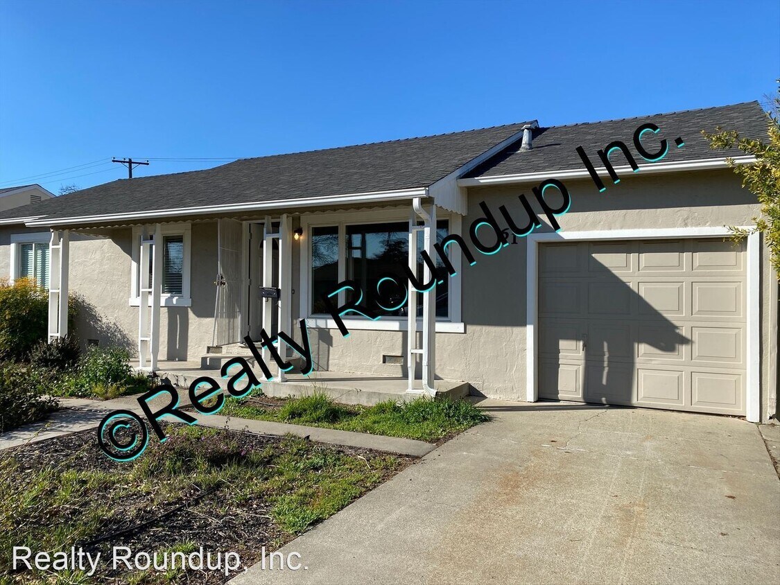 Foto principal - 3 br, 1 bath House - 61 W Essex St
