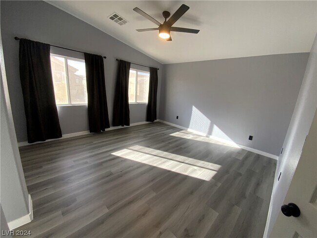 Building Photo - 6321 Lorne Green Ave