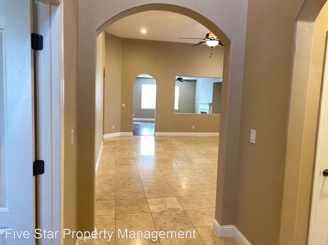 Building Photo - 4 br, 3 bath House - 3121 Collingham Dr