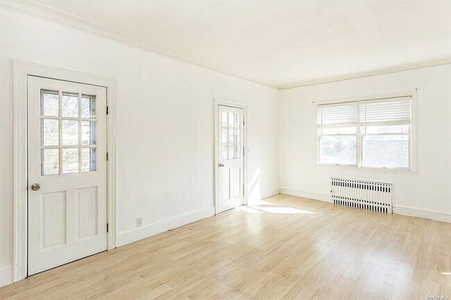 Foto del edificio - 324 W Chester St