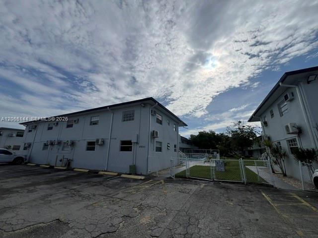 Building Photo - 4500 SW 67th Ave