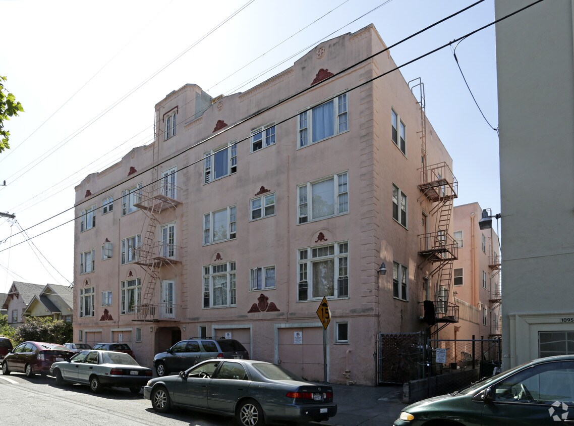 1089 puesto de St - 1089 57th St
