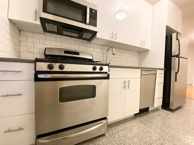 Building Photo - 282 Cabrini Blvd