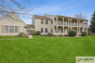 Building Photo - 28 Wycoff Way E