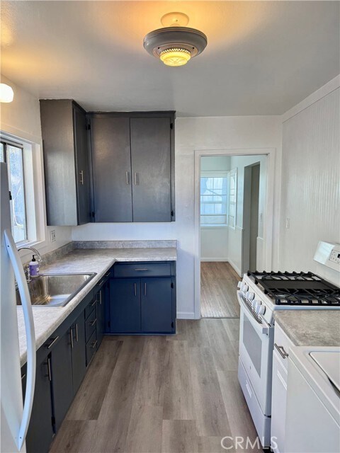 Foto del edificio - 1077 E 33rd St