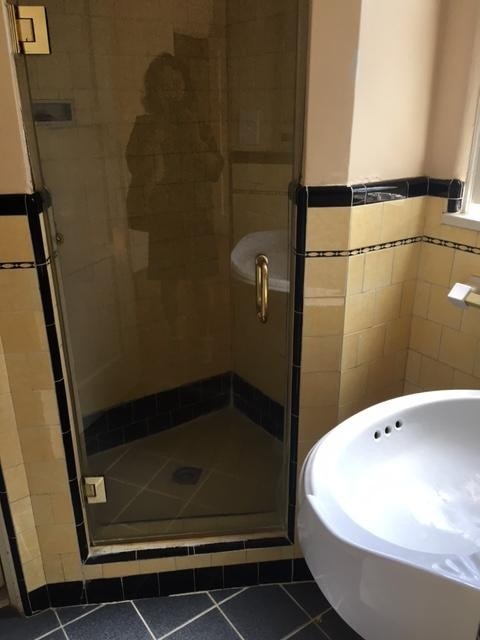 Building Photo - 4026 Ingraham St