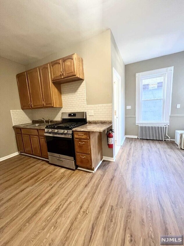Primary Photo - 112 Hayward Pl