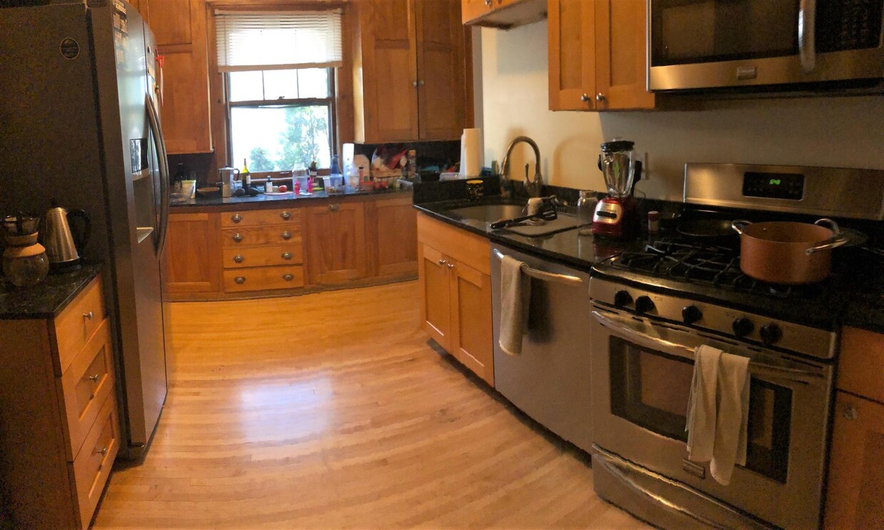 Primary Photo - 3235 Dupont Avenue South