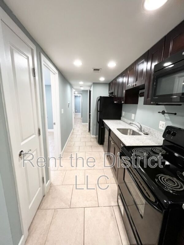 Foto del edificio - 421 Newton Pl NW