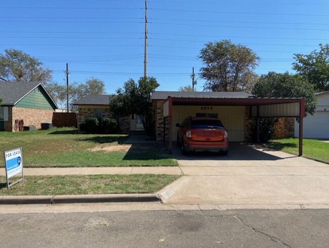 Building Photo - 4/2 in Central Lubbock