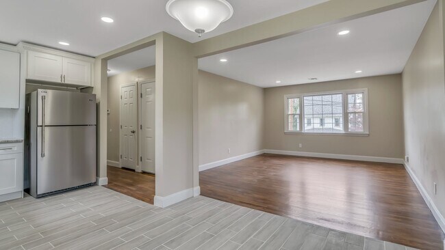 Foto del edificio - 327 Brookfield Pl