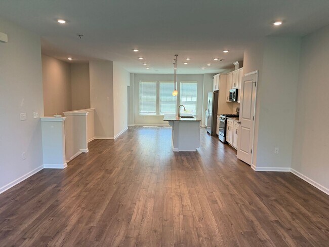 Building Photo - 4br 3 bath townhouse in Durham NC