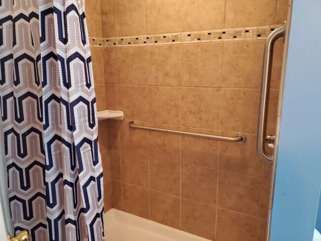 Foto del edificio - 261 Downing Dr