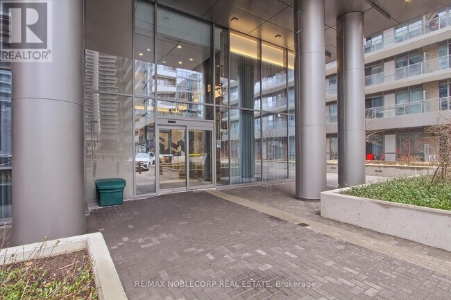 Photo du bâtiment - 50 Forest Manor Rd