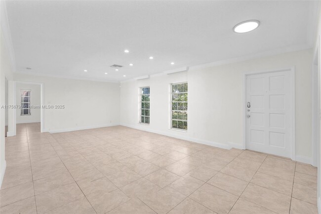 Building Photo - 3370 N 47th Ave