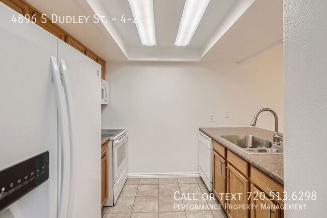 Foto del edificio - 4896 S Dudley St