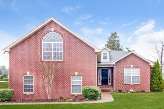 Building Photo - 1015 Station Cir